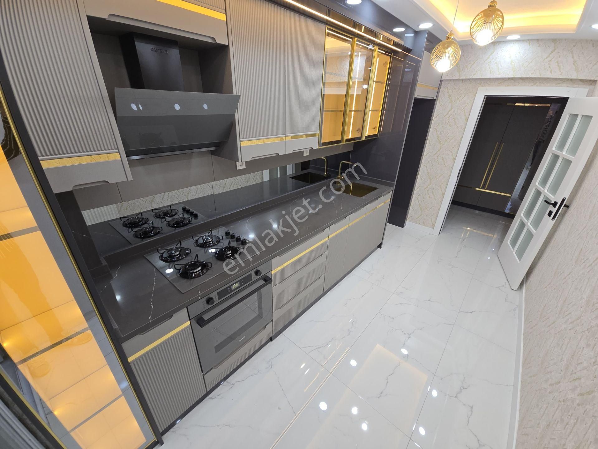 Ayaz'dan Ertuğrul Gazi Mah'de Salon Bağımsız 3+1 Full Yapılı Daire