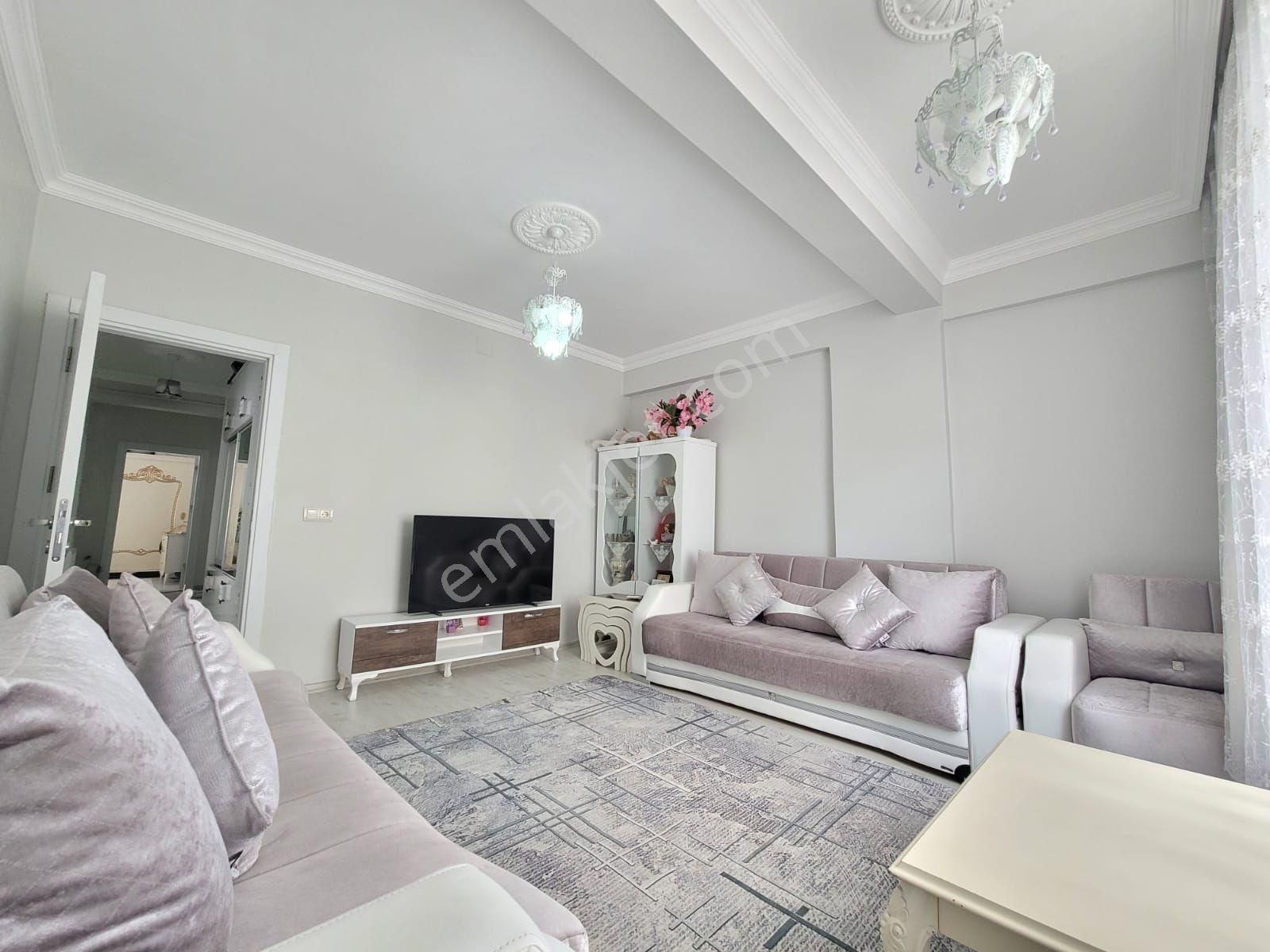 Cadde Seyran'dan Satılık 2+1 120 M2 Arakat