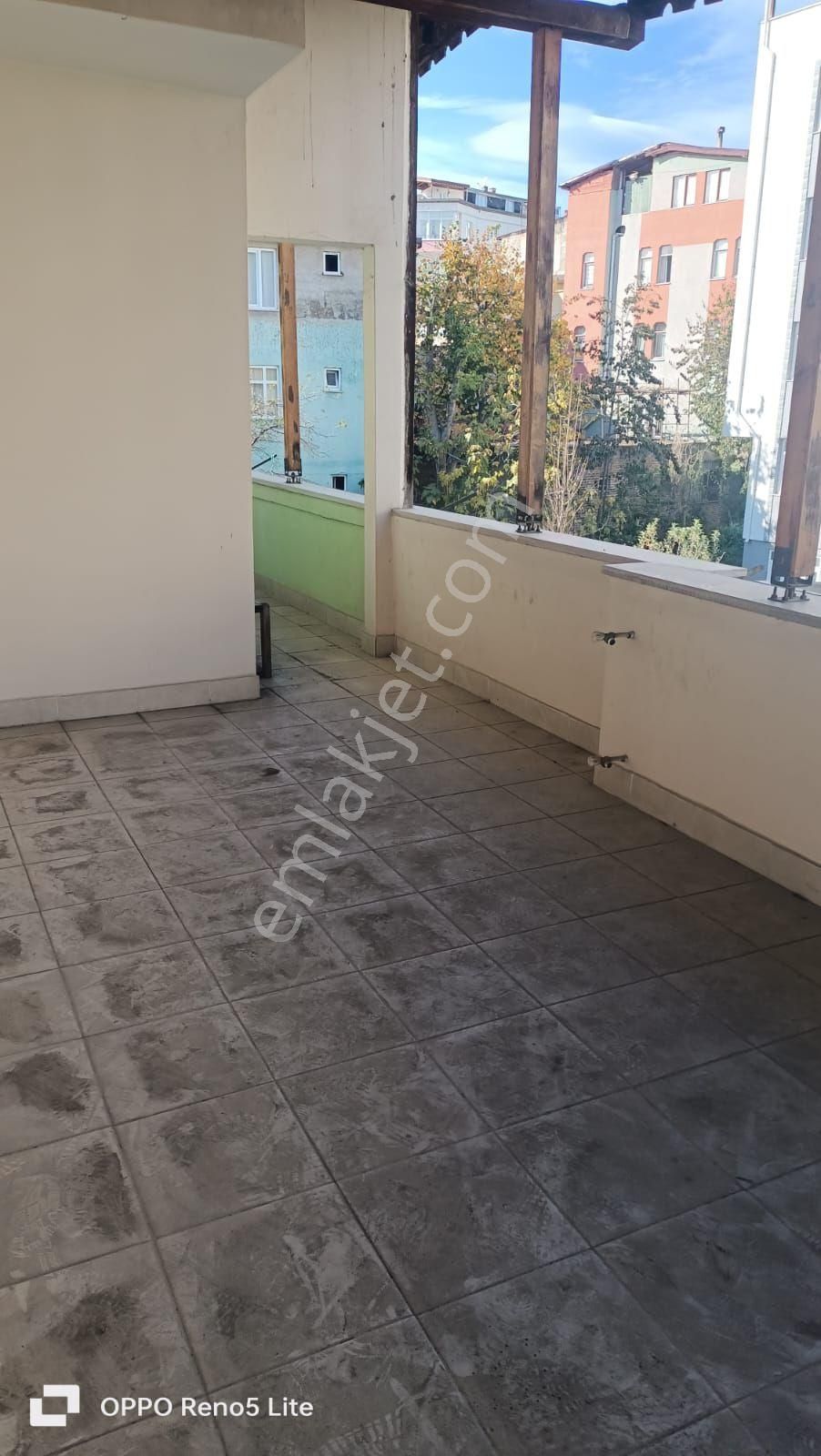 Ünye Kaledere Mahallesi Doğalgaz Kombili 3 Kat 100 Metrekare Satılık
