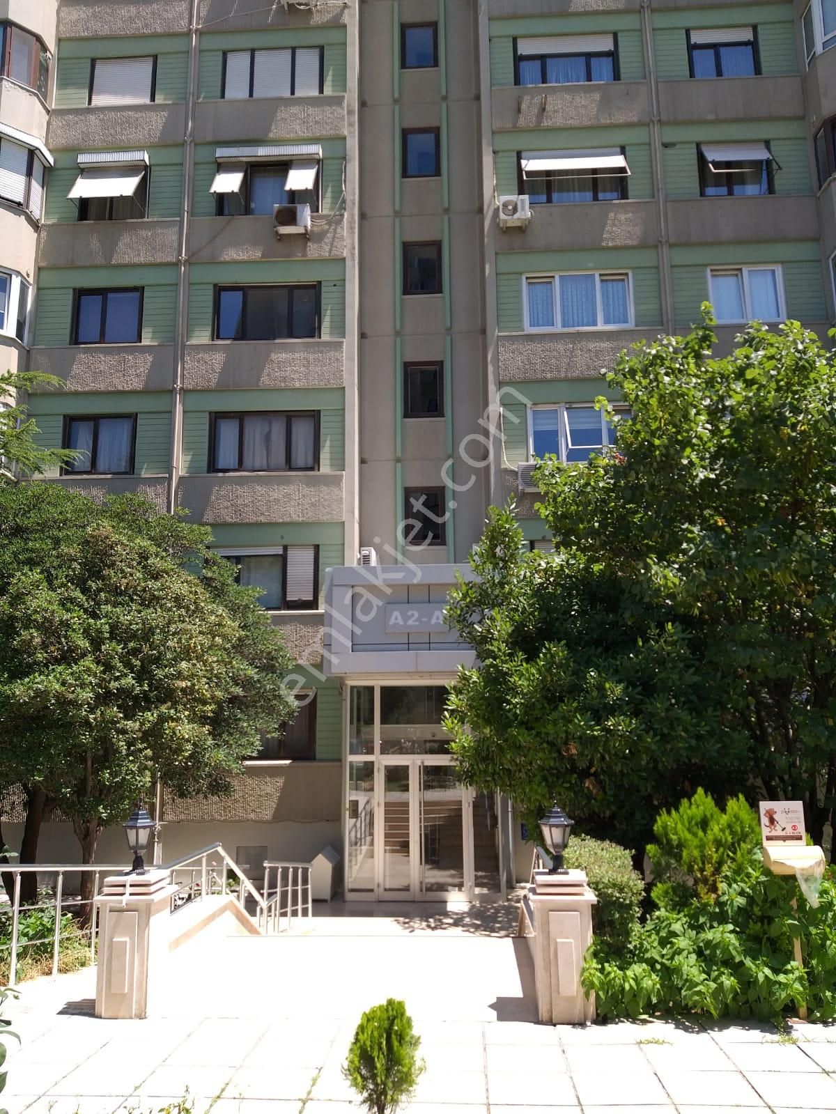 Ataköy 9-10 Kısımda A Blok Da 2+1 Boş Satılık Daire