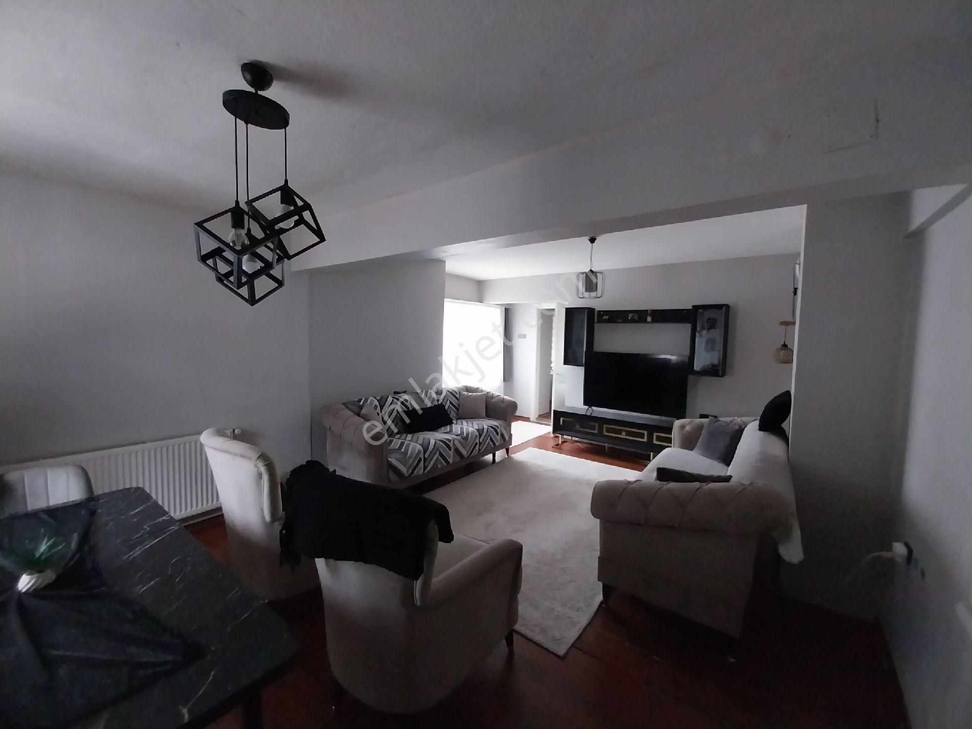 Tunca Mahallesi'nde Satılık 2+1 Ddoğal Gazlı Çekme Çatı Daire