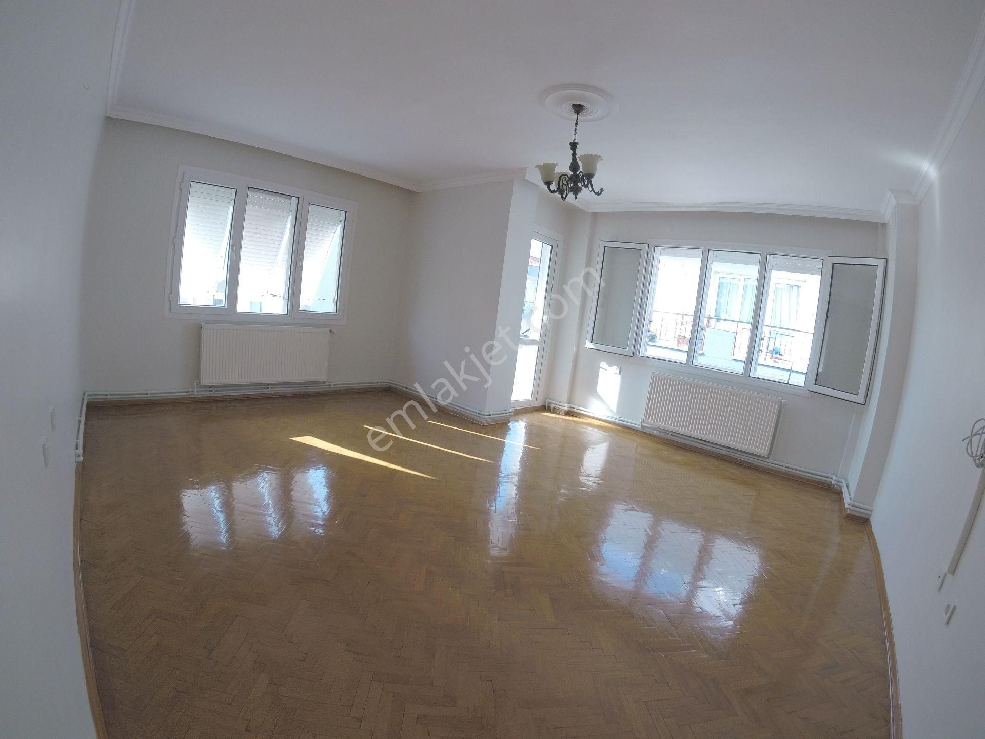 Narlıderede Kiralık Daire 3+1 Ana Cadde Metro Ve Otobana Yakın D.gazlı