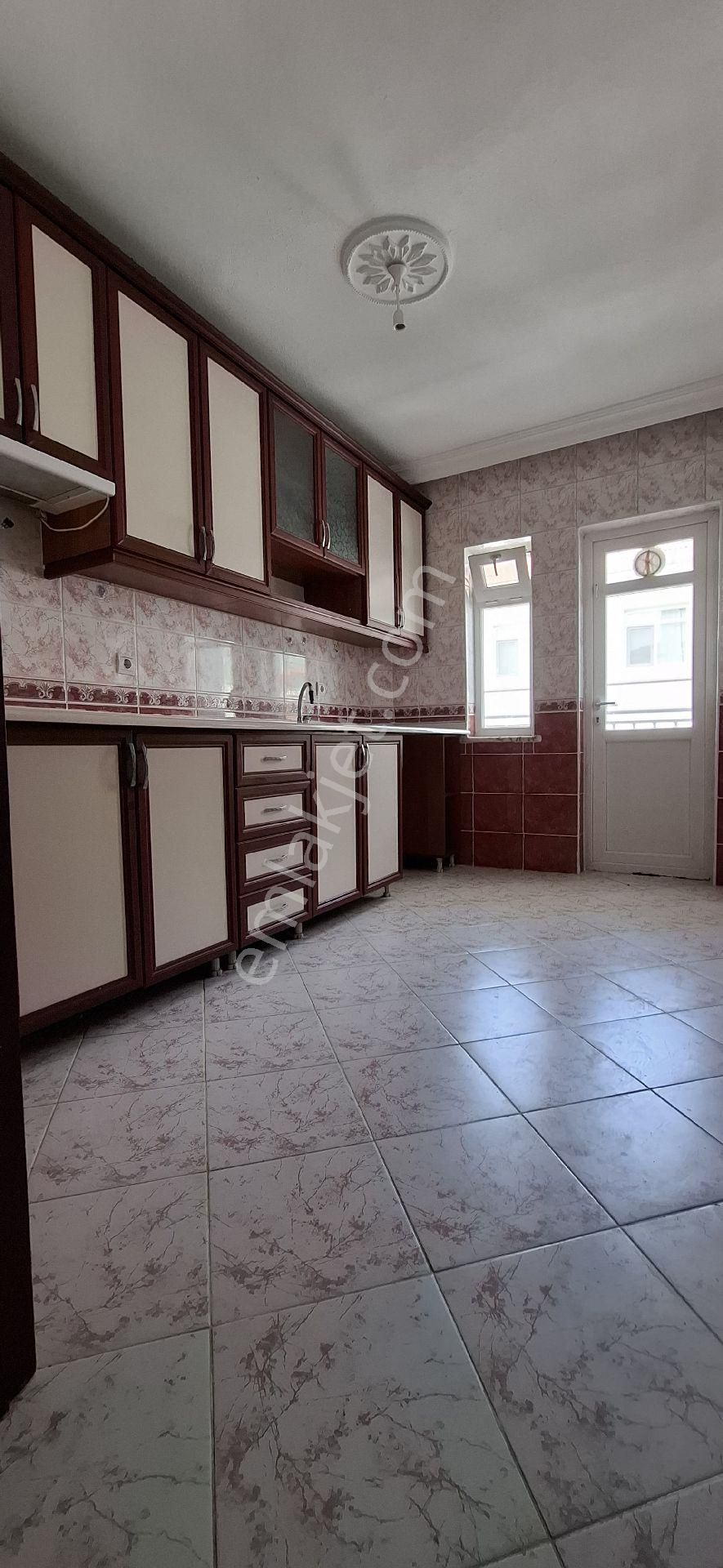 29 Ekim'de Sonkat Kiralık Daire Asansör Yoktur Okul Ulaşım Yanı