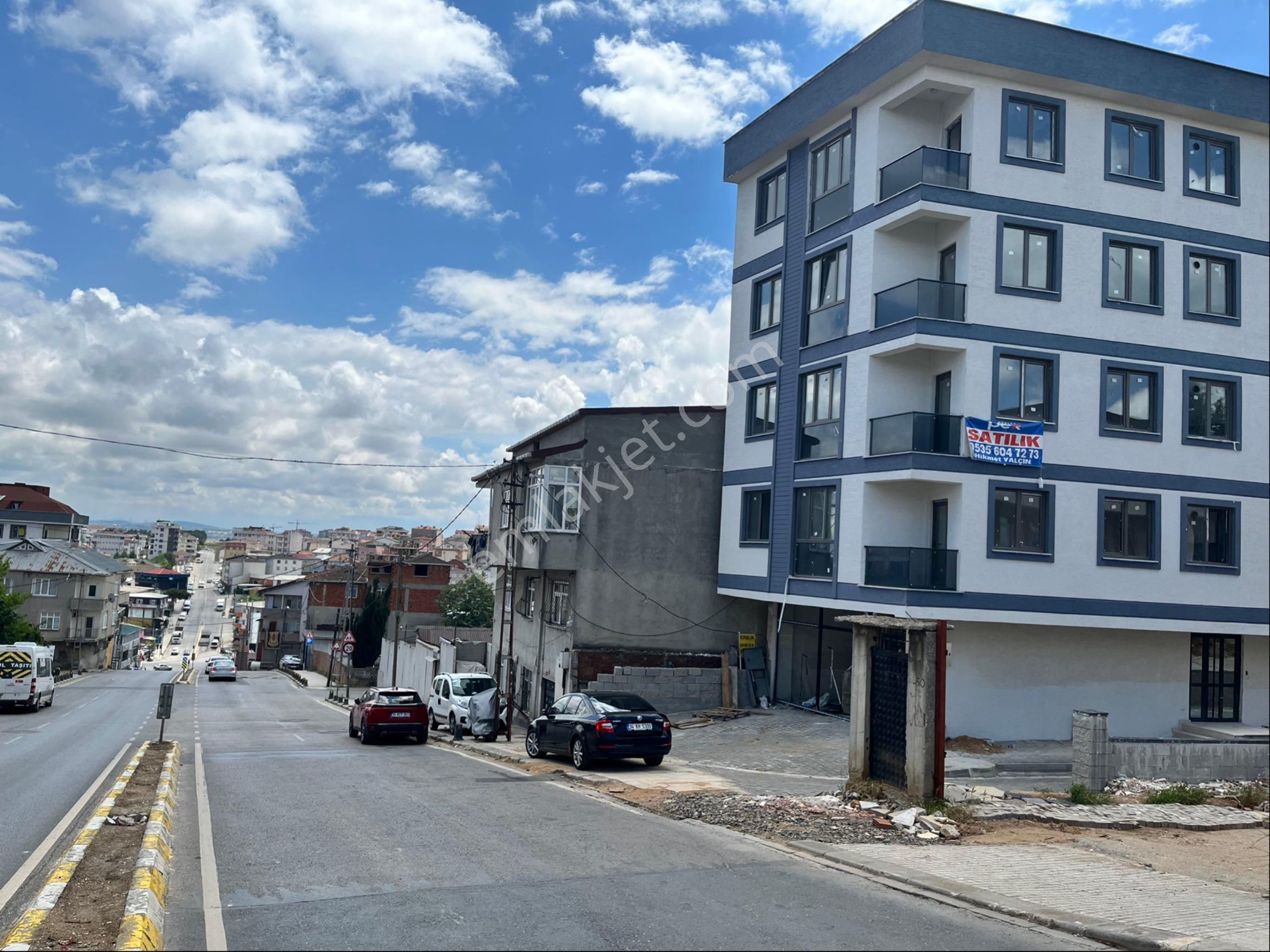 Petrol Yoluna Cephe Sıfır Bina