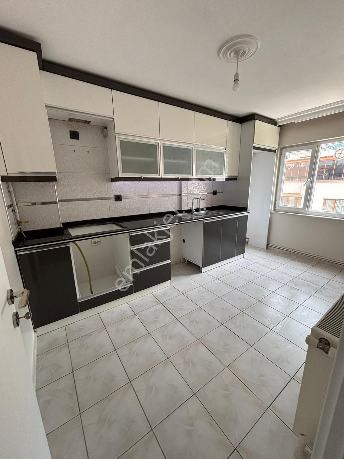 🏡tevfikiye Mahallesi 🏡 ✅3+1 120 M2 6 Katlının 4 Katı ❇️kapalı Mutfak