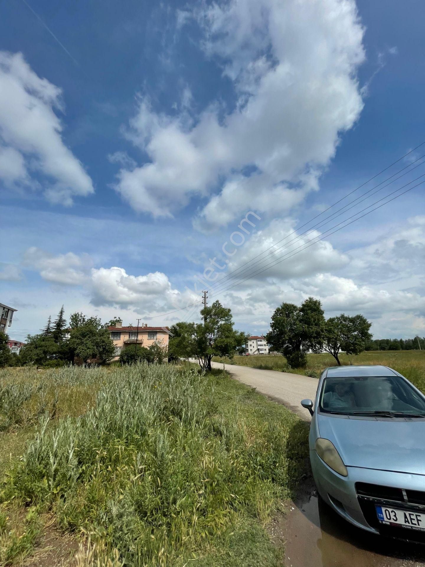 Afyon Üçok Emlaktan ! Mareşalde Sıfır Lüx Topraktan 2+1 Satılık Daireler - Görsel 3