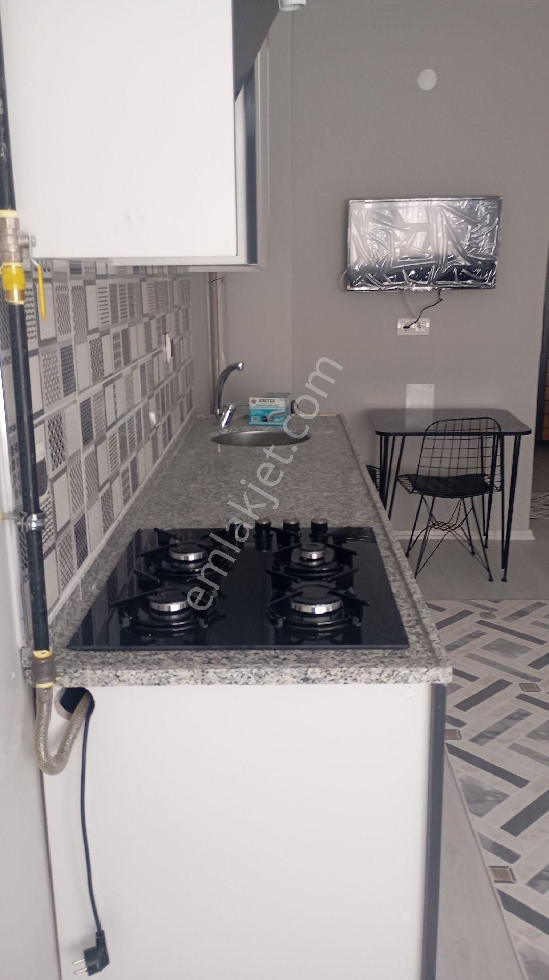 Üniversite Civarı Satılık Eşyalı Daire