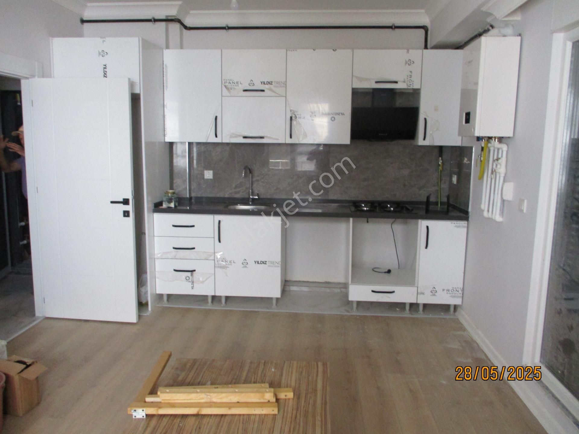 Kartal Petroliş, Mah, Tanrıverdi Gayrimenkulden Yeni Binadan Kiralık 1+1,daire