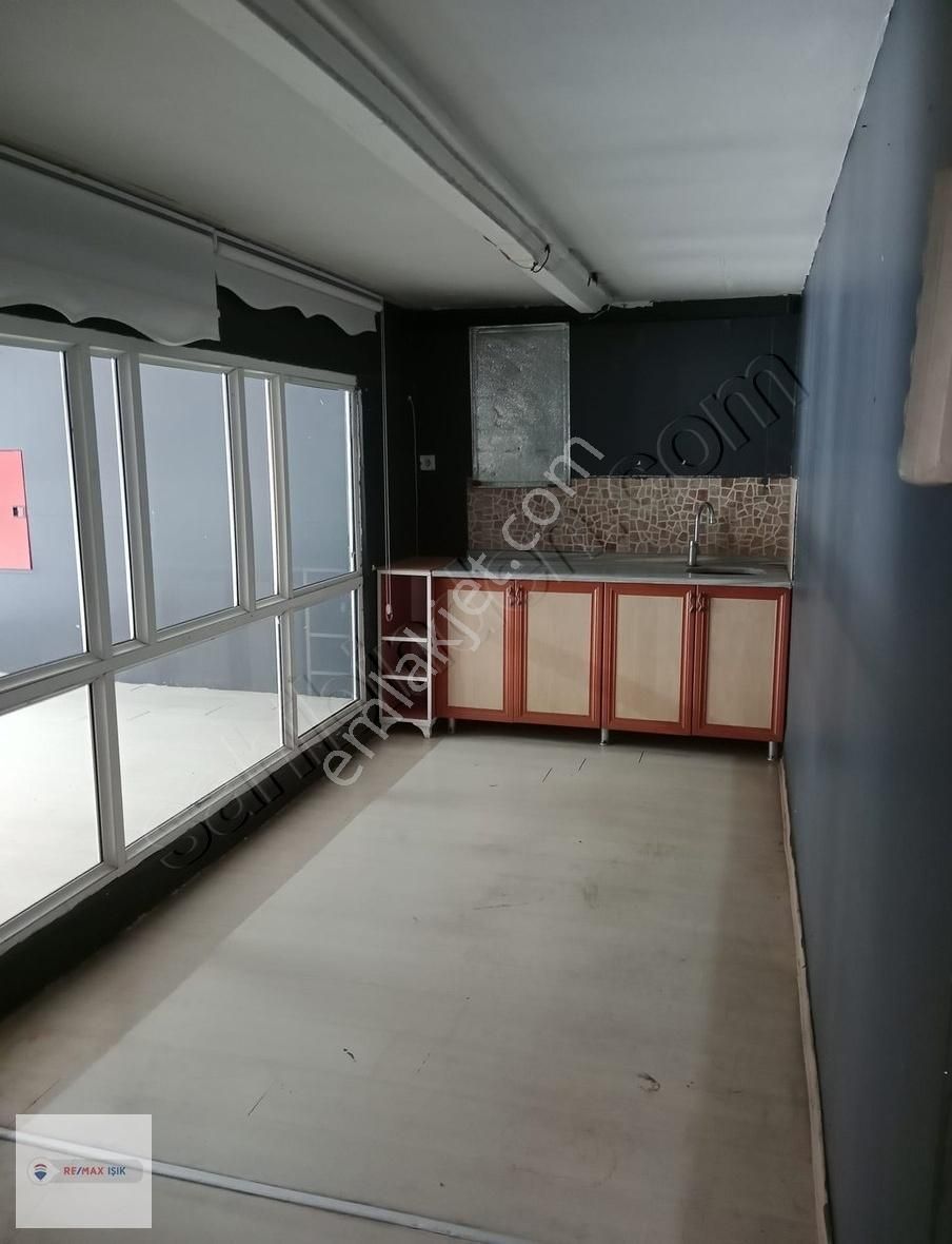 Sultanbeyli De Cadde Üstü Masrafsız 630m2 Çok Amaçlı
