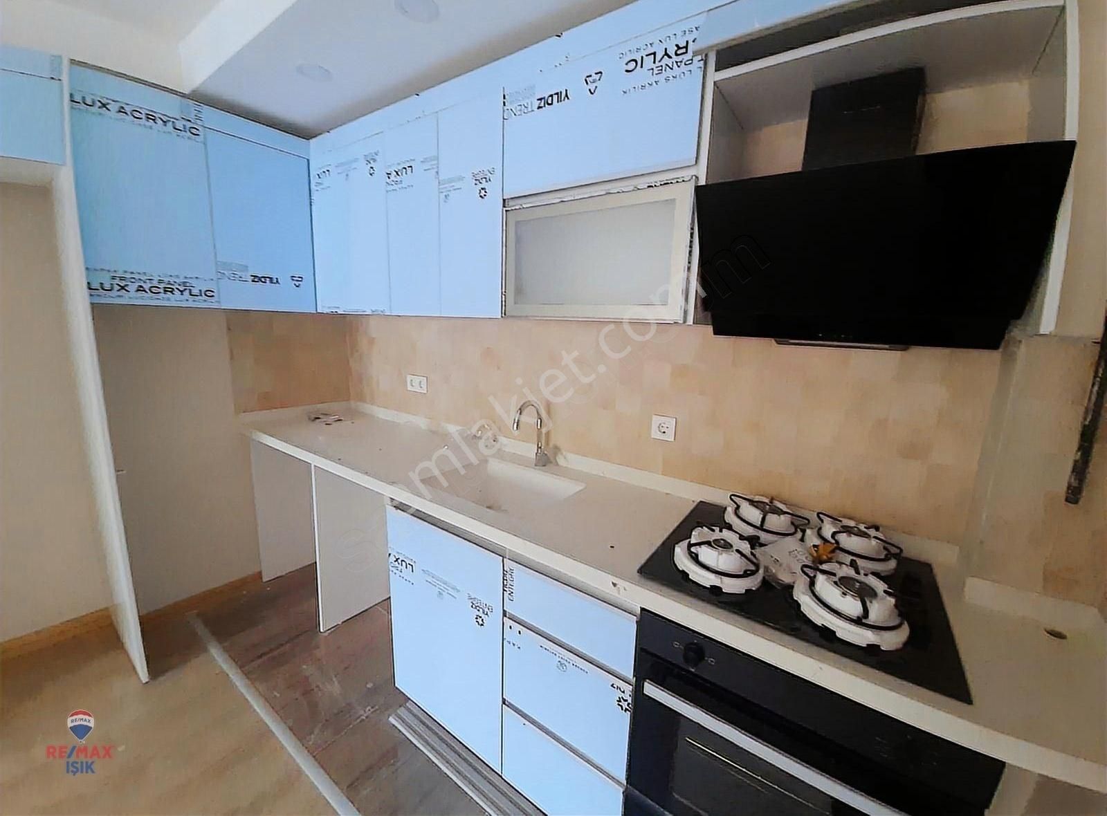 Site İçerisinde Adalar Manzaralı 2+1 Daire