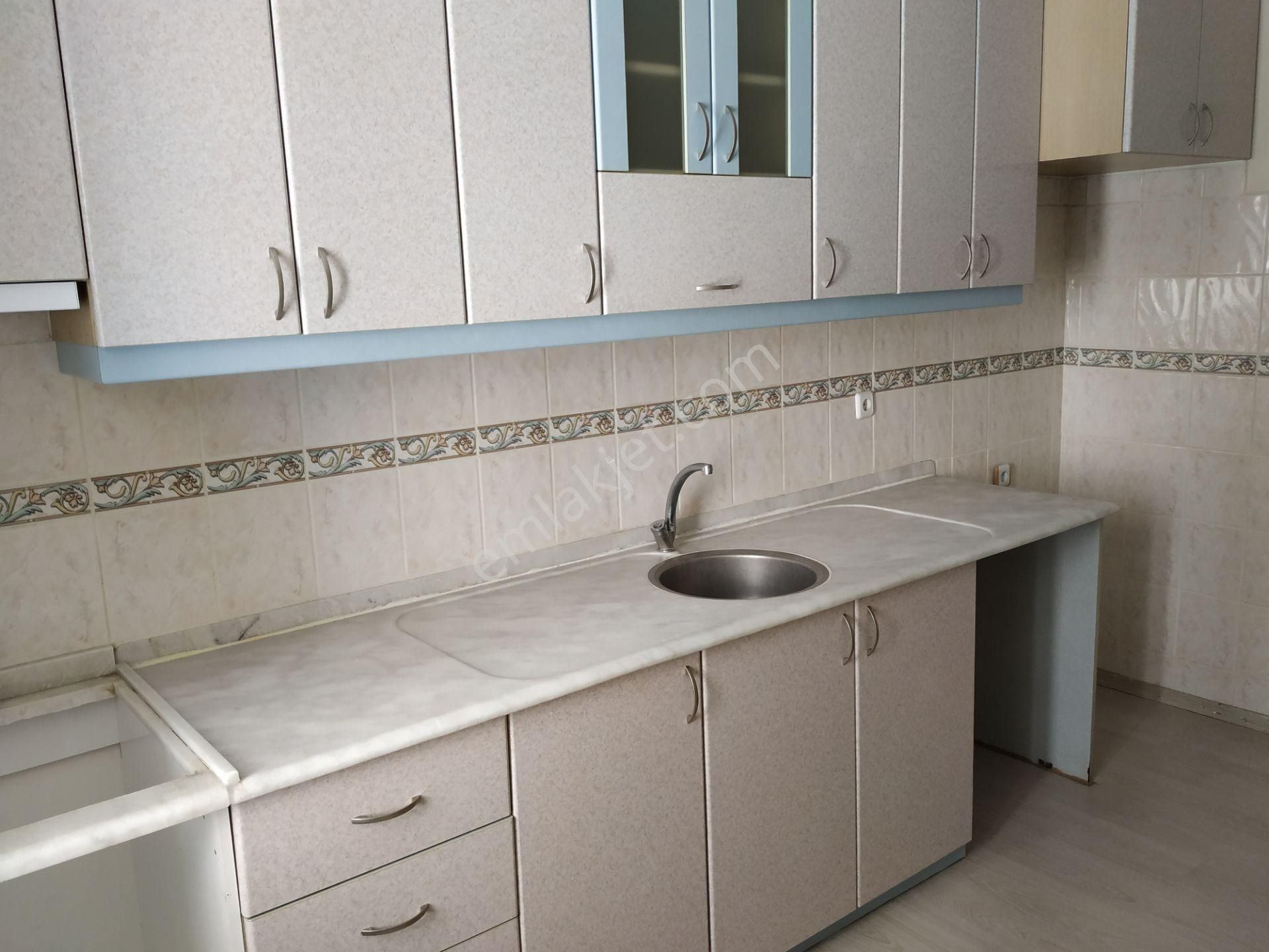 Özevim Emlaktan Sarnıç Hürriyet Mahallesi Kombili Kiralık 2+1 Daire