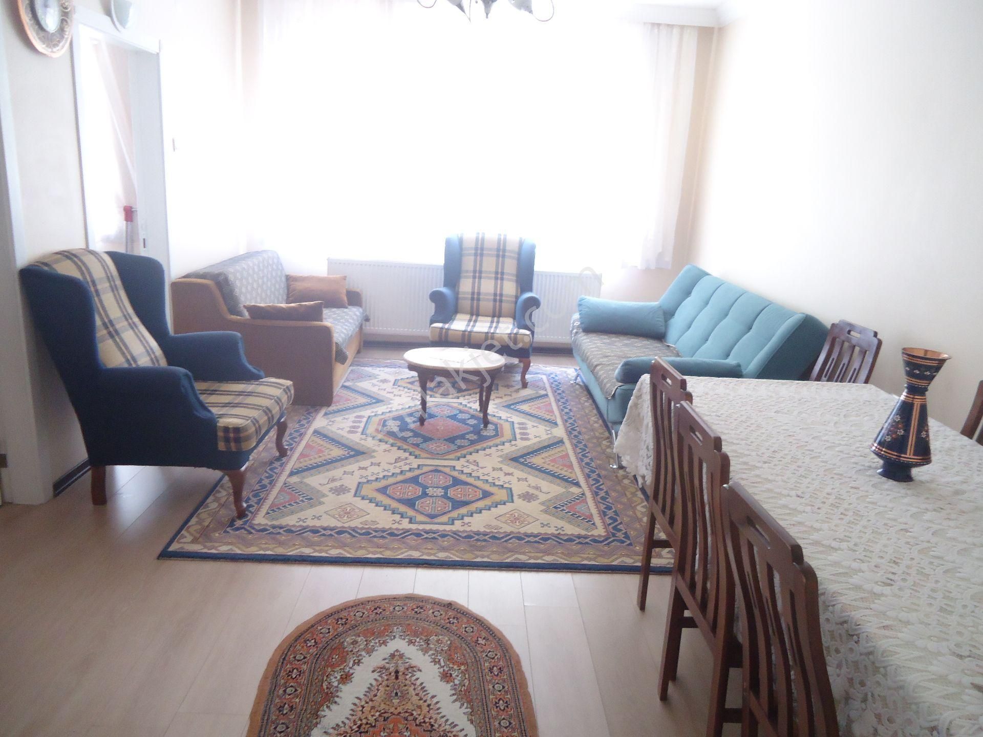 Aydınlıkevler De 3+1 Kombili Satılık Daire Gizem Emlaktan