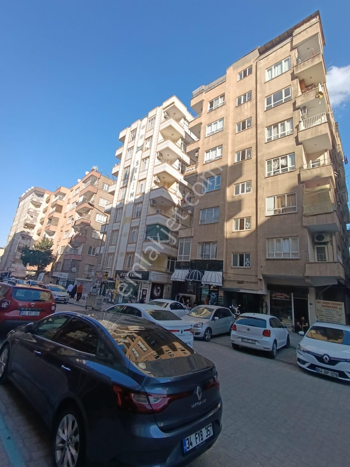 Uygun Emlak'tan Bahçelievlerde 4.kat 4 Oda D.gazlı,parkeli Satılık Daire