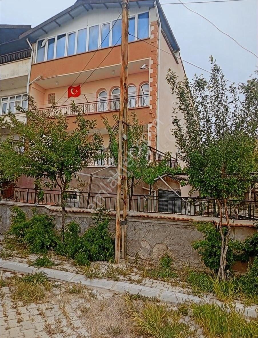 Arsa Parasına Tripleks Villa
