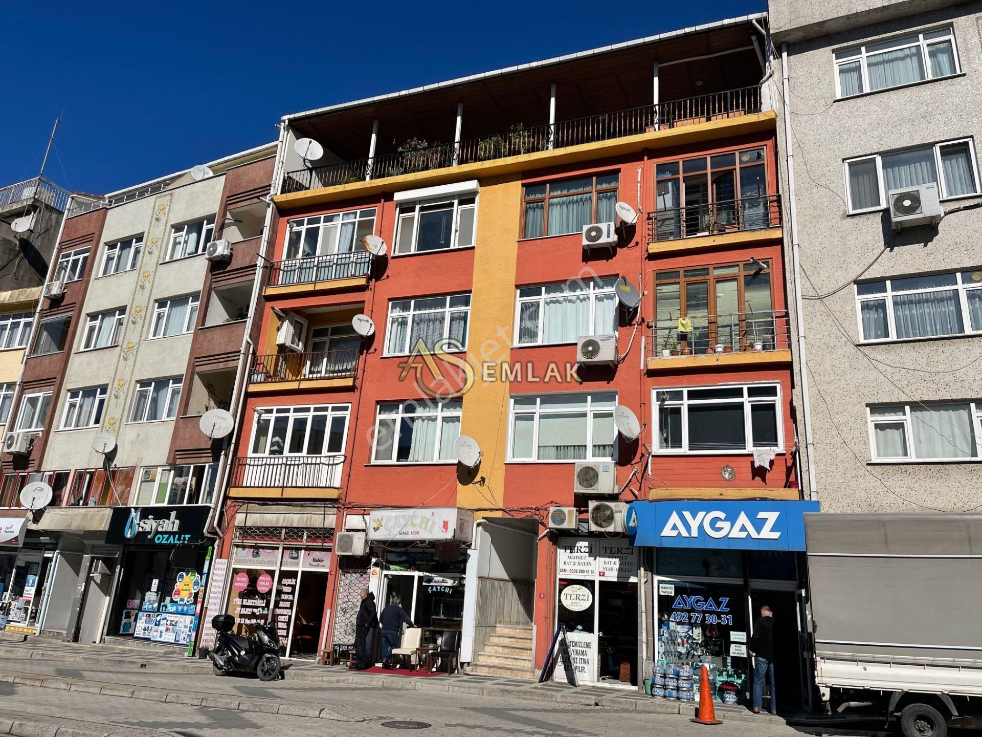 As Emlaktan 2+1 Merkezde Üniversite Sokağı 3.kat Ön Cephe Daire