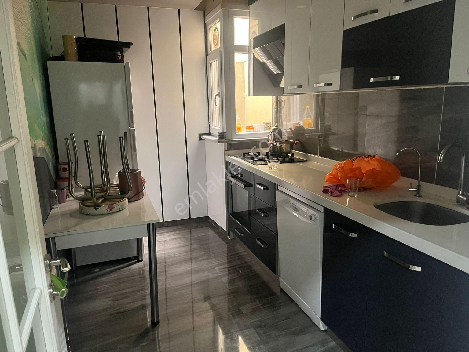 S.evler Merkezde Metrobüse 3dk.2+1 90m2 Ankastreli Klimalı Full Eşyalı Ultralüx