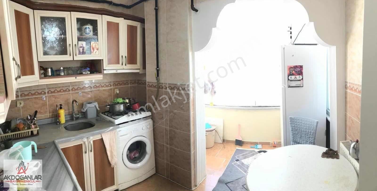 Akdoğanlardan Merkezi Konumda Acil Satılık Ön Cephe 2+1 Daire