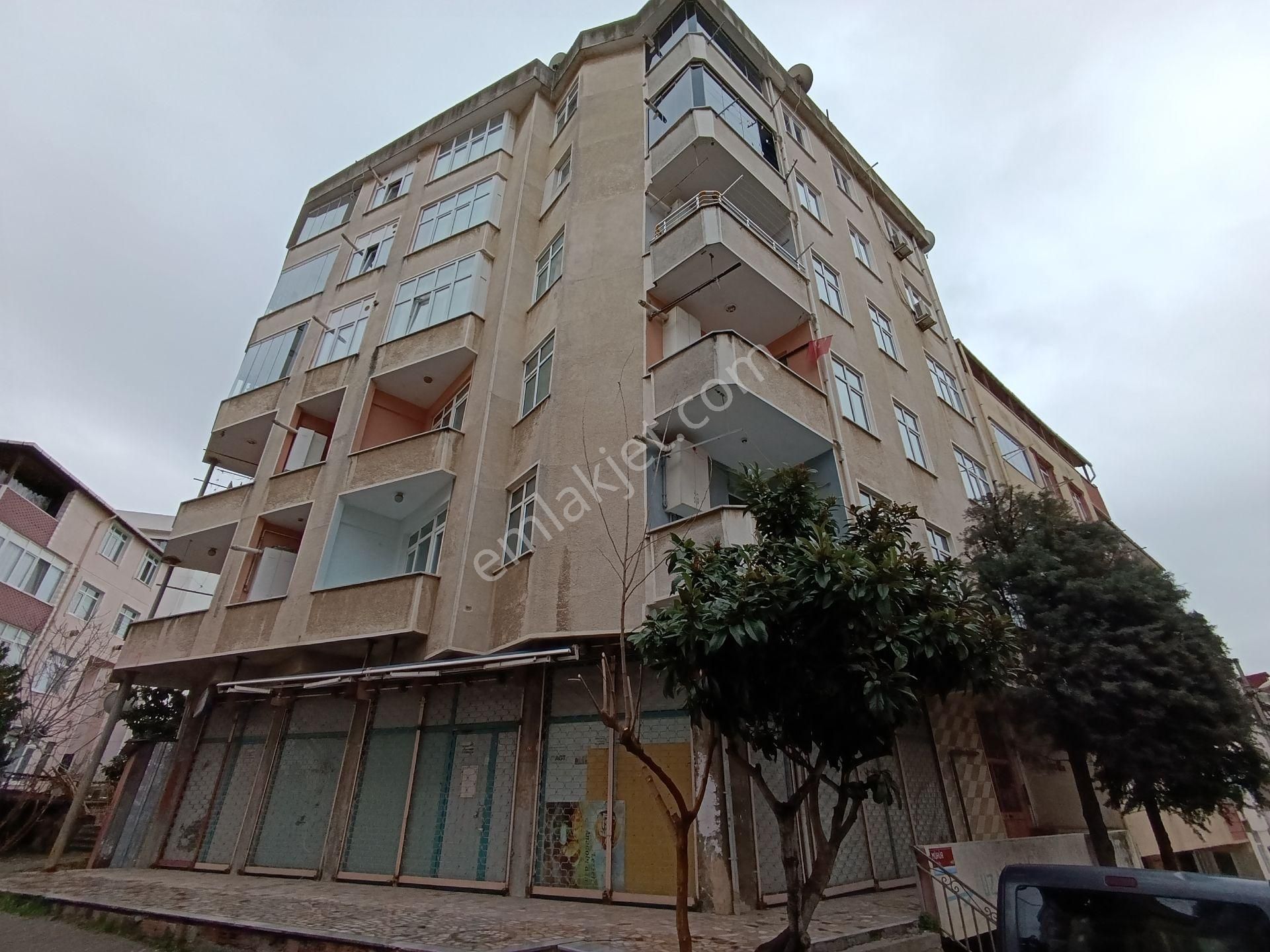 Pendik Esenyalıda Kiralık 2+1 100m2 E-5 Yakın Orta Kat Daire