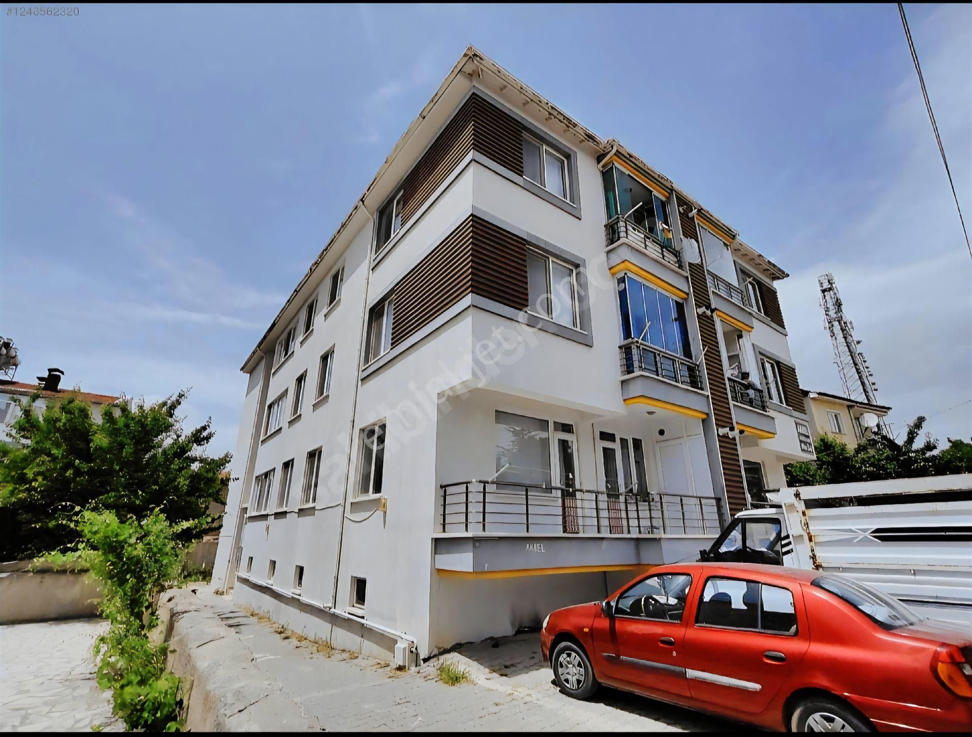 Sahipatada 4 Yıllık Satılık 2+1