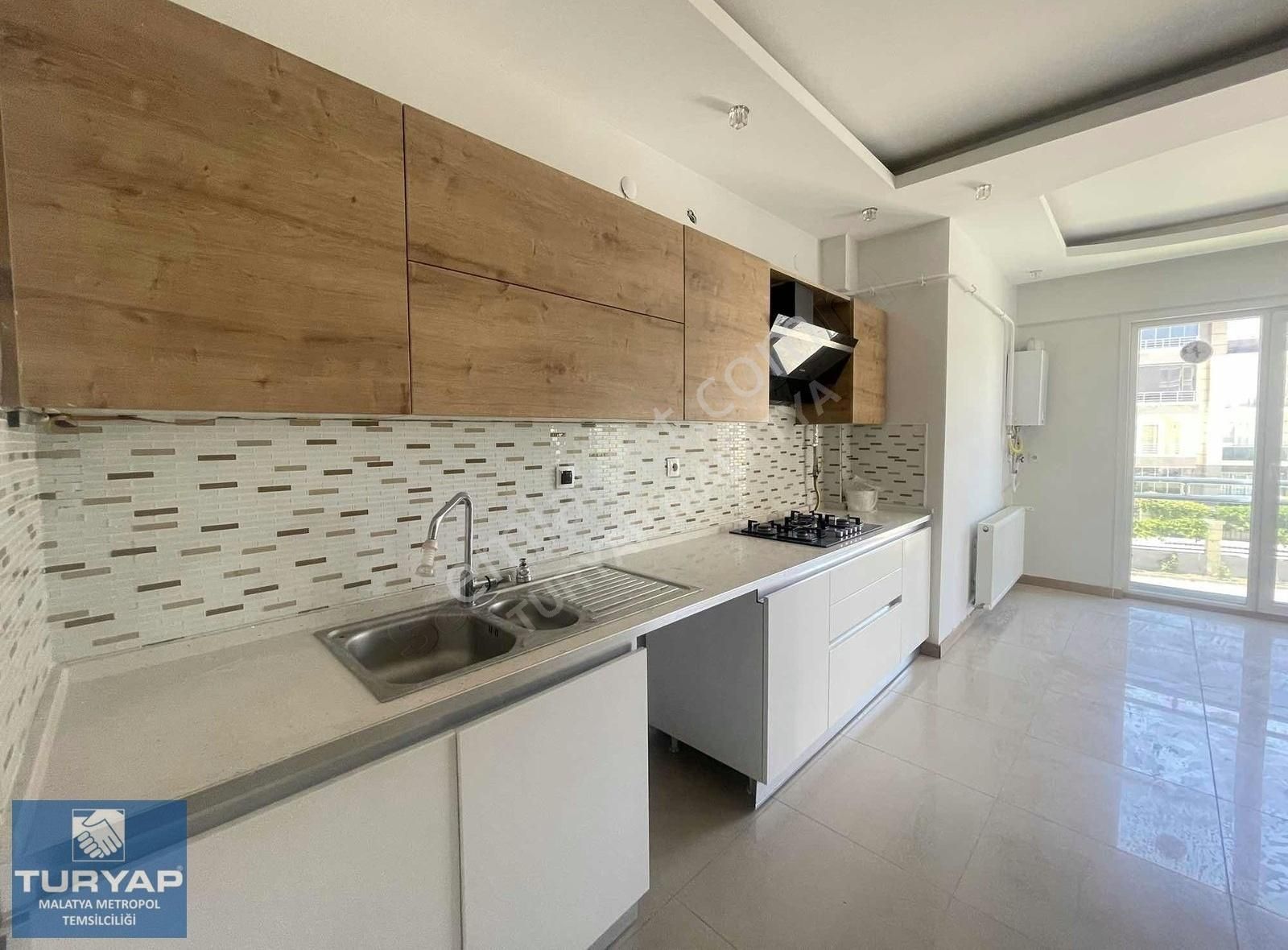 Turyap Metropol'den Çilesiz'de Satılık 4+1 Site İçerisinde Daire