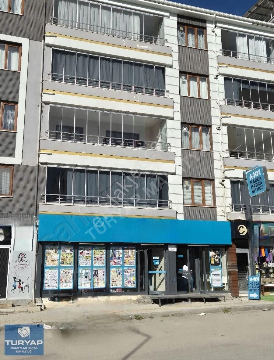 Turyap'tan Doğanşehir Sürgü Cadde'sinde 710m2 Satılık Dükkan
