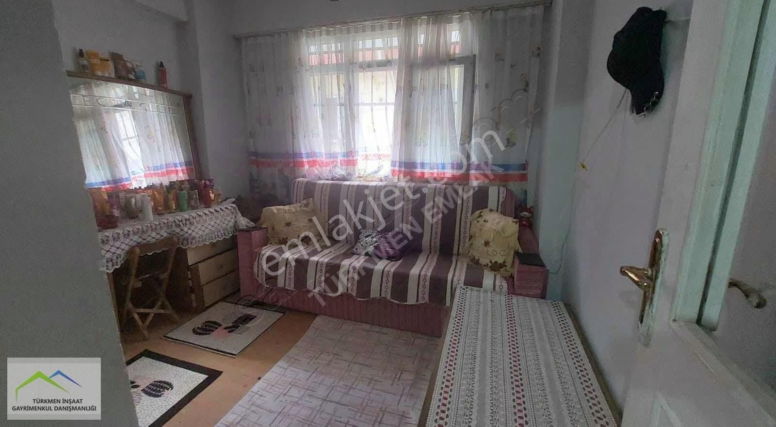 Türkmen Emlaktan 2+1 Satılık Altında Daire Olan Kot 1