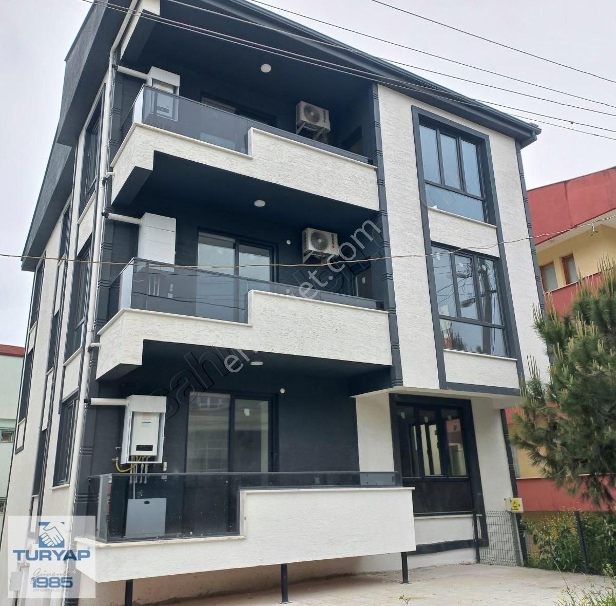 Kadıköy Özden Mahallesinde Satılık Dublex Daire