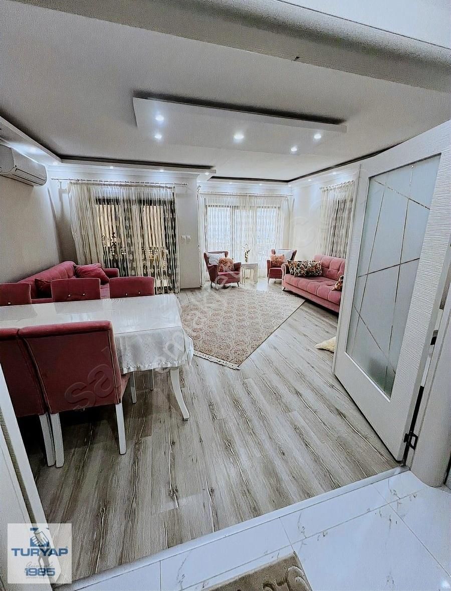 Deniz Ve Şehir Manzaralı Satılık Eşyalı 5+1 Villa