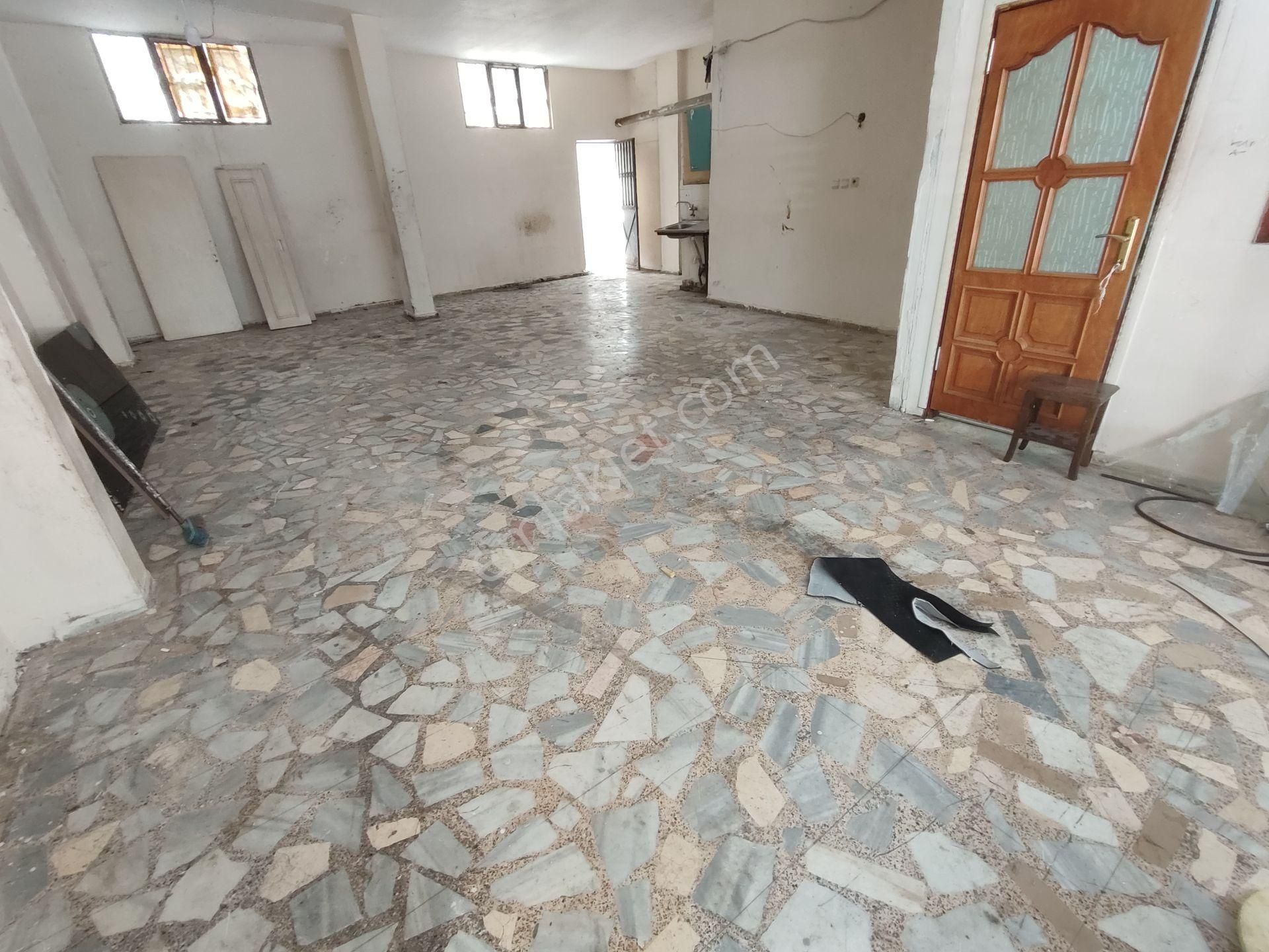 Güngören Camlıkahve'de Bağcılar Caddesine 2. Binada 60 M2 Lik Kiralık Dükkan