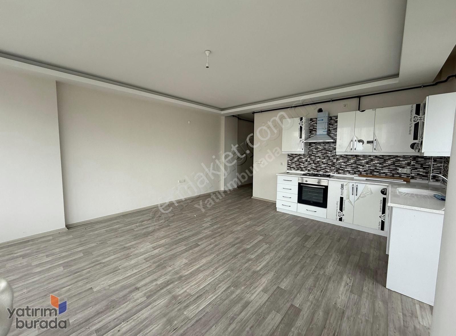Caddeye Cephe 2+1 Ankastre Takılı Oturuma Hazır Kiralık