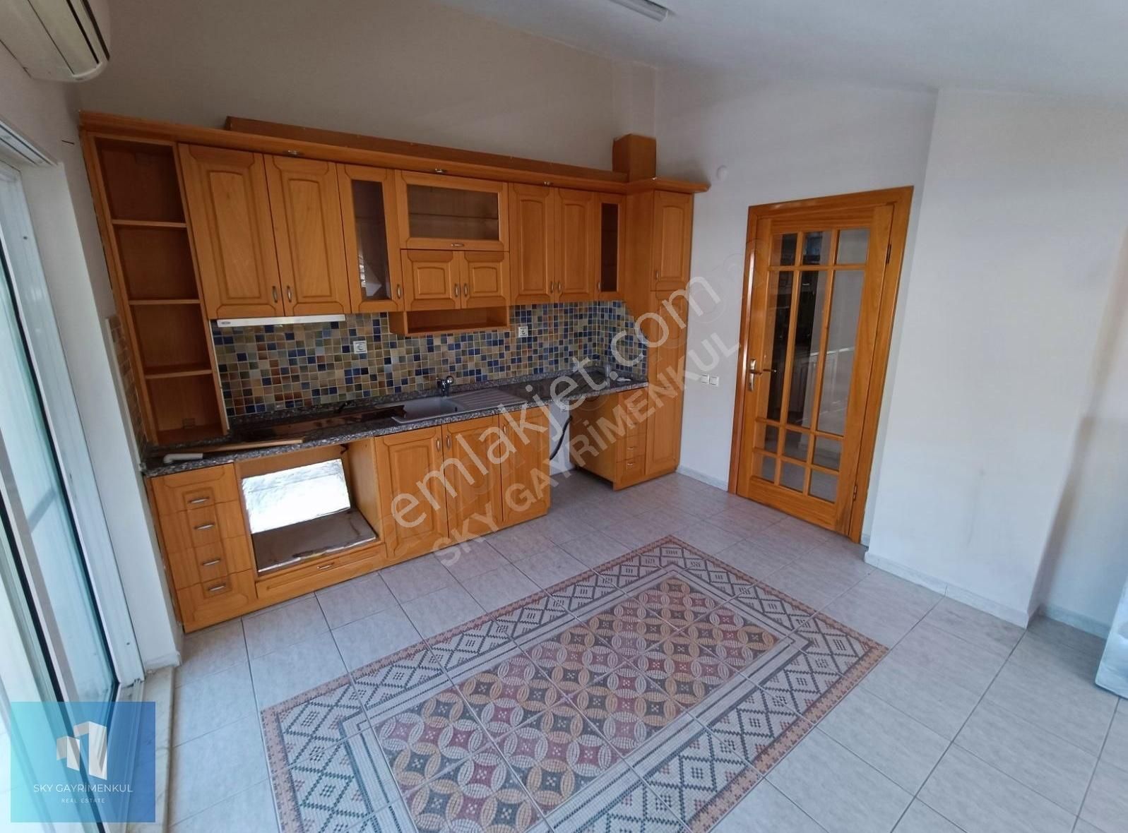Sky'dan Sakin Konumda Bakımlı Ve Geniş Kiralık 130 M2 2+1 Daire