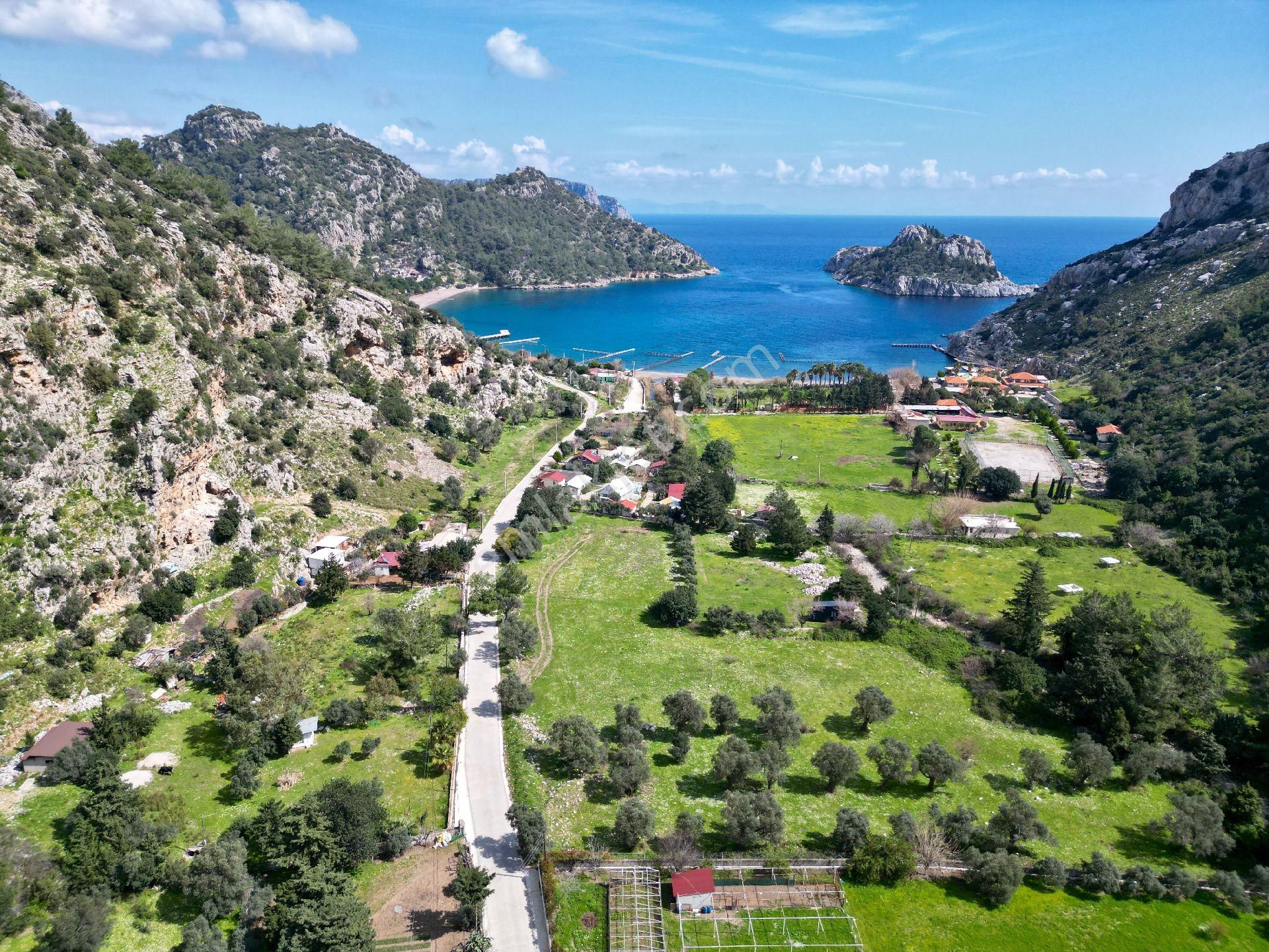 Joker: Marmaris Çiftlik Koyu Denize 300 Metre Yakınlıkta Satılık