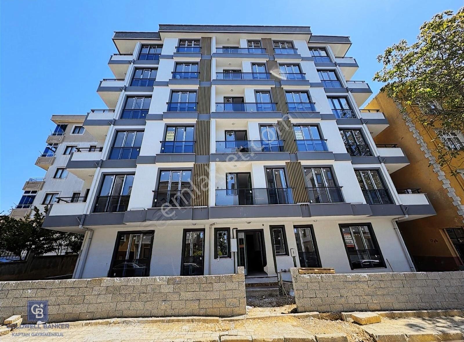 Ümraniye Aşağı Dudullu Mah. Barut Sokak'ta Kiralık 2+1 Daire