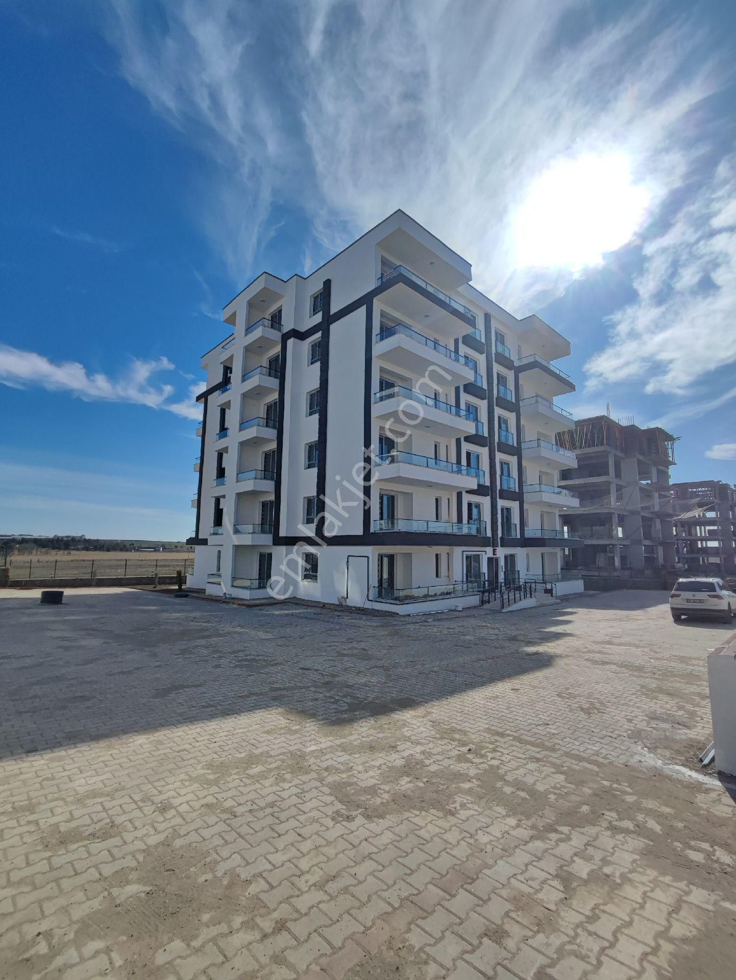 Silvan Yolunda Polis Havacılık Yanında Teknokent Te Kiralık 2,5+1 Daire
