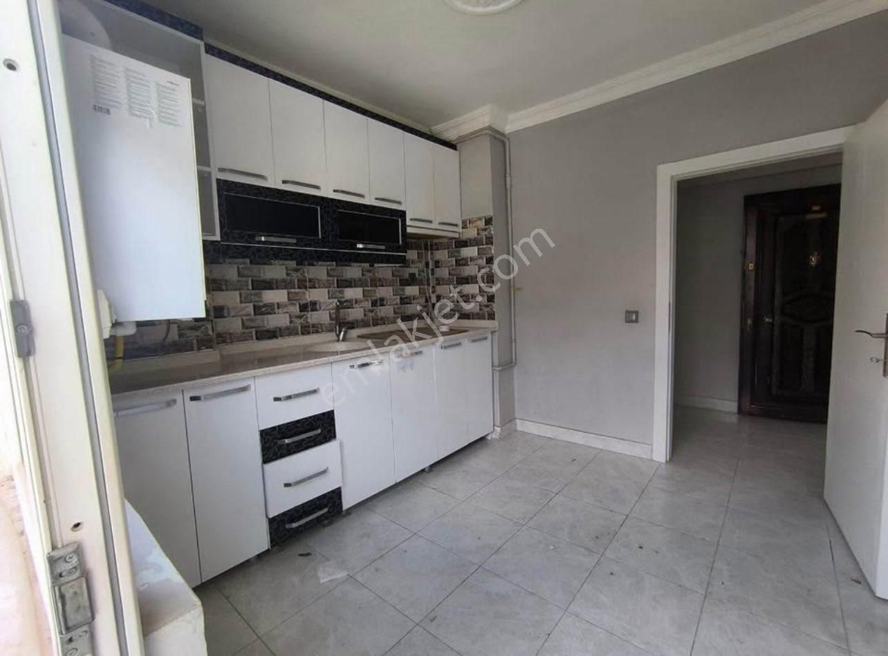 Sincan Selçuklu Mahallesi Satılık 3 + 1 Üçüncü Kat Daire Salon Bağımsız