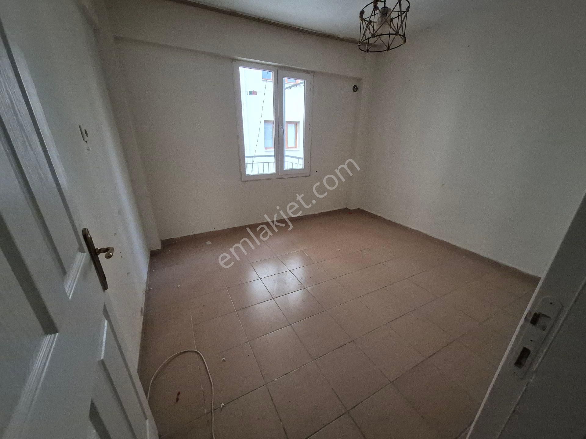 Yeşilyurt 2+1 Teraslı Boş Hastane Yakını Çift Cephe Satılık Daire