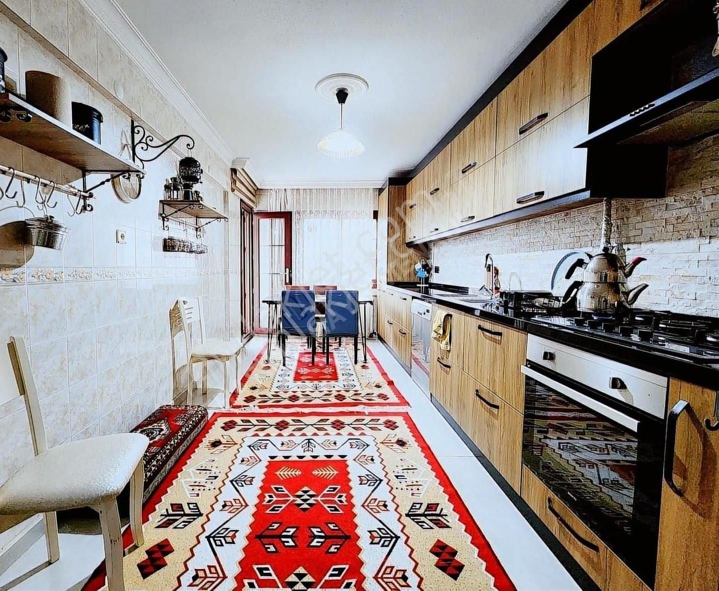 Artenew Gayrimenkul Buca Yaylacik'ta Satilik Arakat 180 M2 Dogalgazli Cift Banyo 4+1