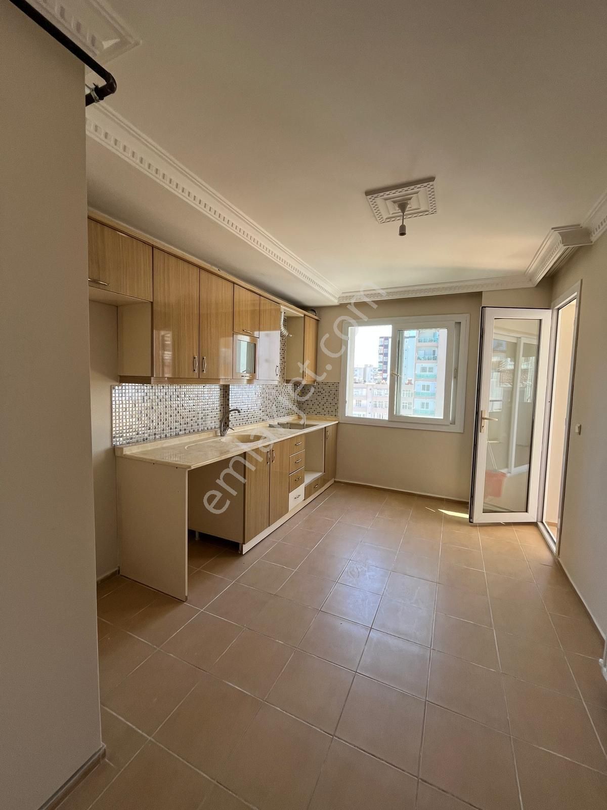 Sosyete Pazarı Civarı Kaçmaz 3+1 Kiralık Daire