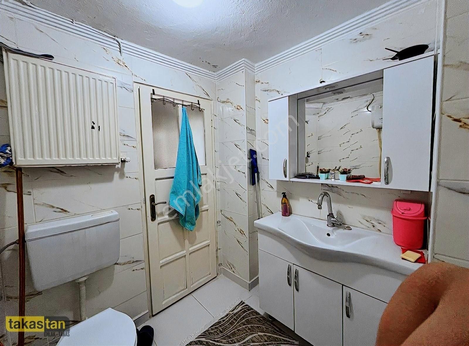 Gazikentte Eşsiz Lokasyon! Köşe Başı 3+1 Daire