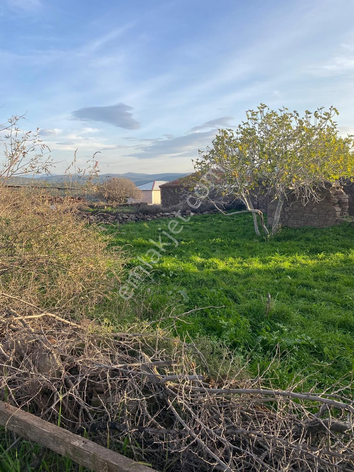 İzmir Aliağa Ekka Emlak Tan Kalabak Köyünde 776m2 Arsa