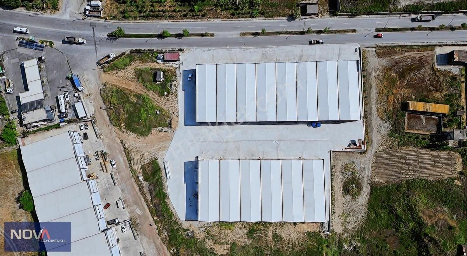 Eski Manisa Yolu Üzerinde Köşe Konumda Dükkan Mağaza
