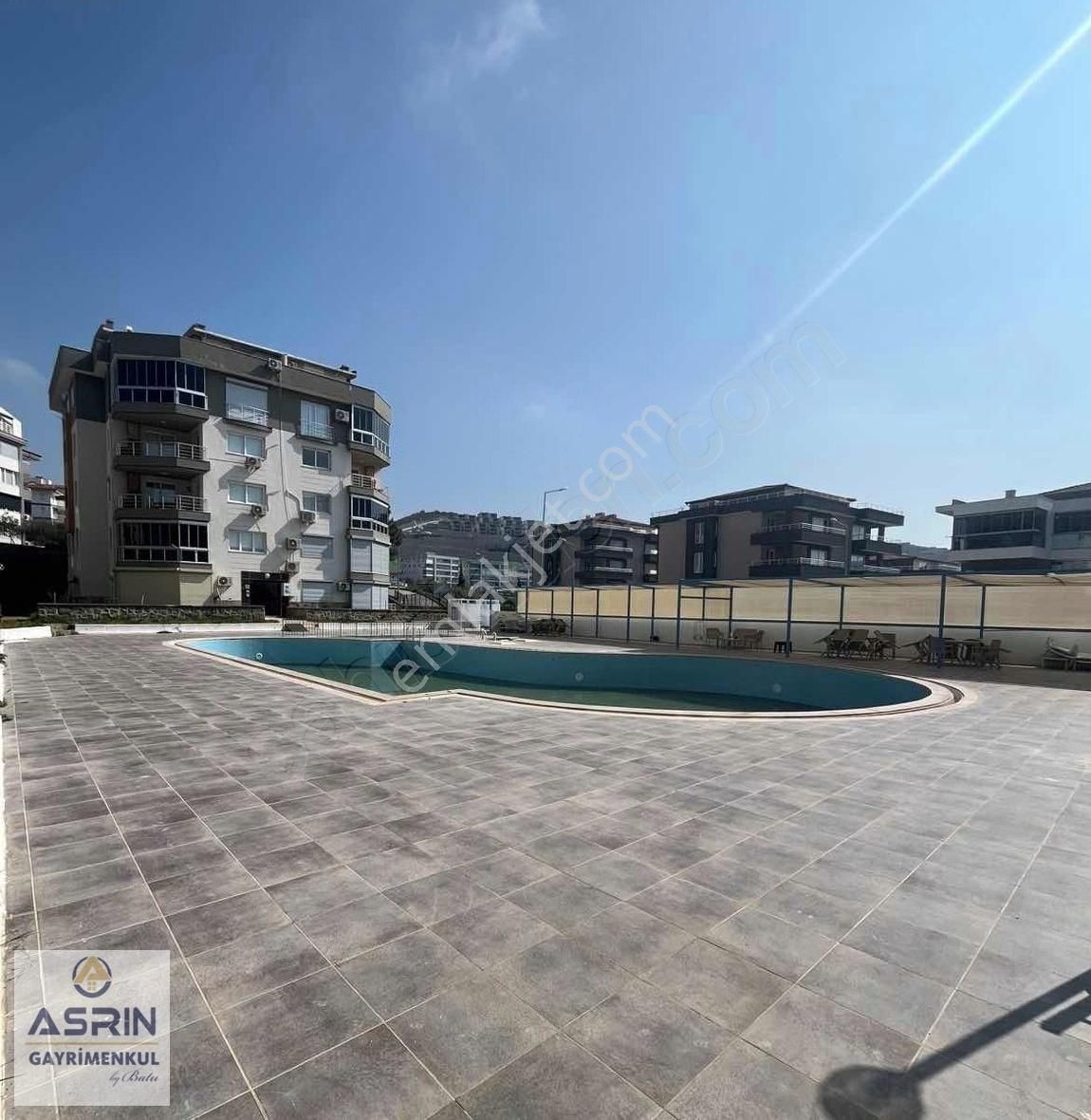 Kuşadası Değirmendere Mahallesinde 135 M2 3+1 Daire