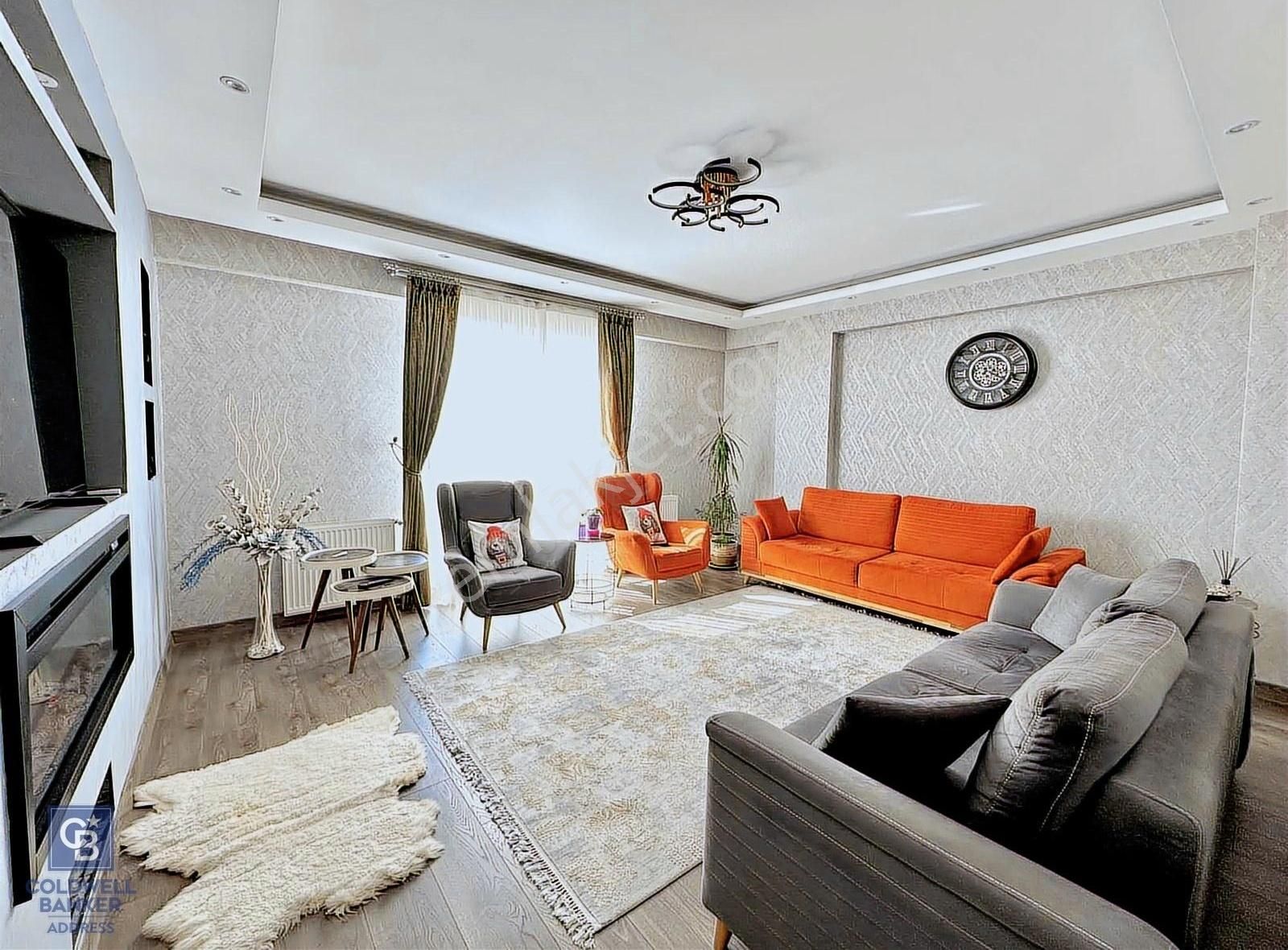 Güzelyalı Burgaz'da Deniz Manzaralı 4+1, Geniş, Teraslı Daire