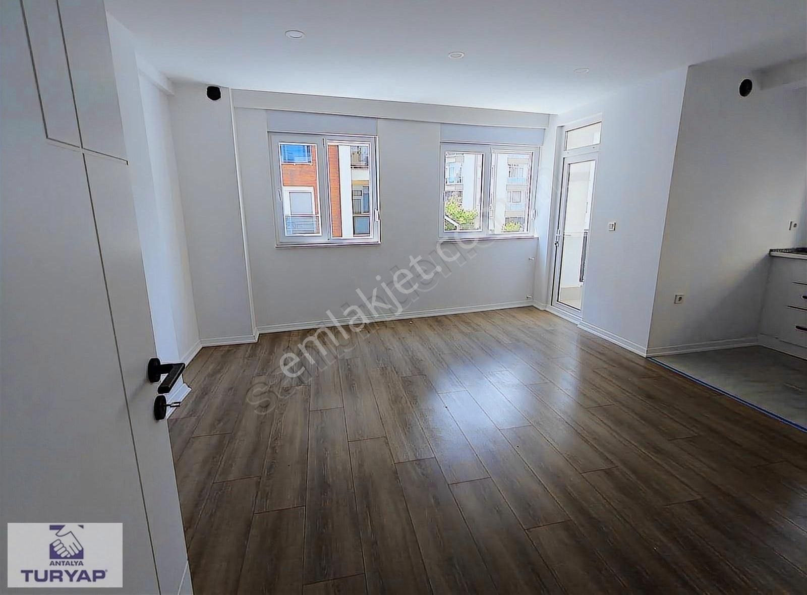 Muratpaşa Sinan Mah. Havuzlu Güvenlikli Sitede 2+1 Satılık Daire