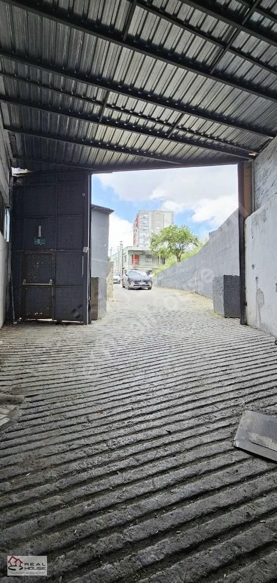 Halkalı Atakentte Kiralık 1300 M2 Depo İmalathane Atölye - Görsel 8
