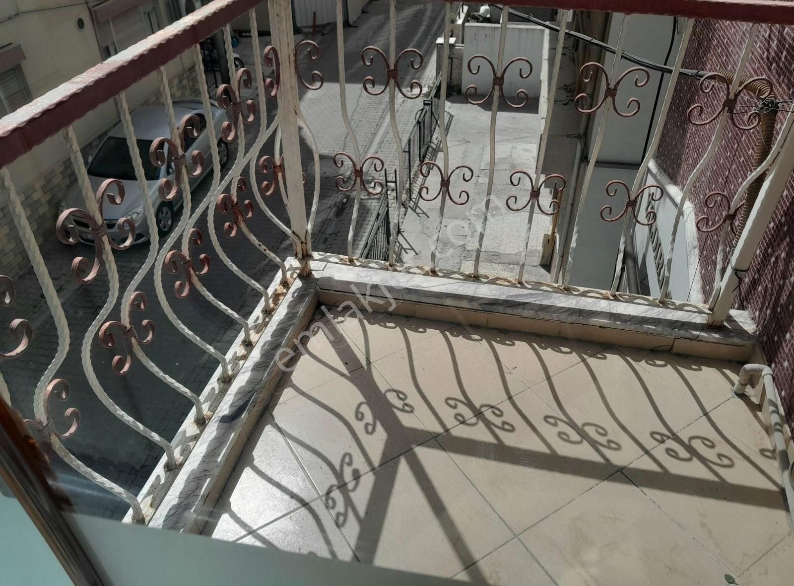 Nergiz Metro Yakını 15yıllık Binada Otoparklı Asansörlü