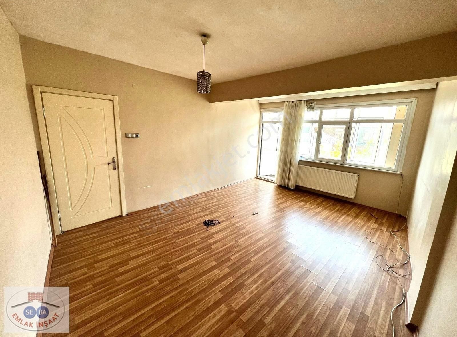 Seba'dan Sefaköy Merkezde 2+1 95m2 Kredili Satılık 4.kat Daireee