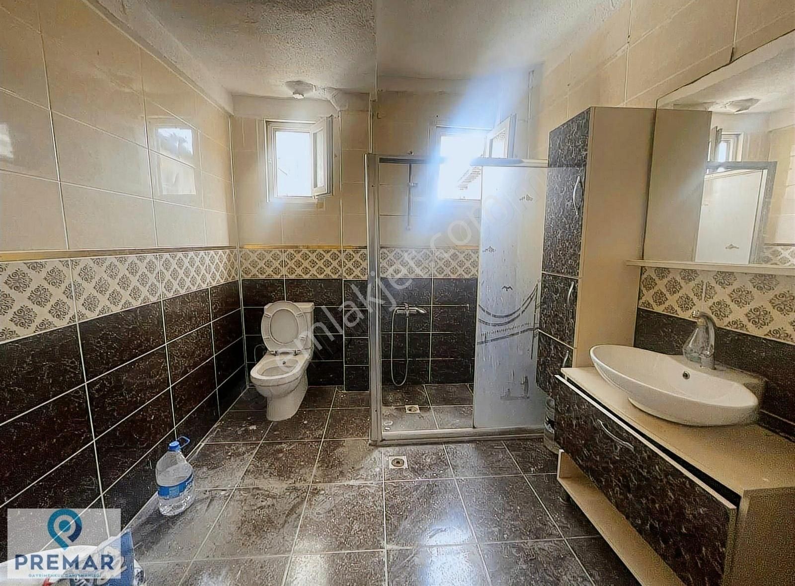 Çobançeşme Fatih Caddesi Üzerinde Satılık 2+1 İskanlı Daire