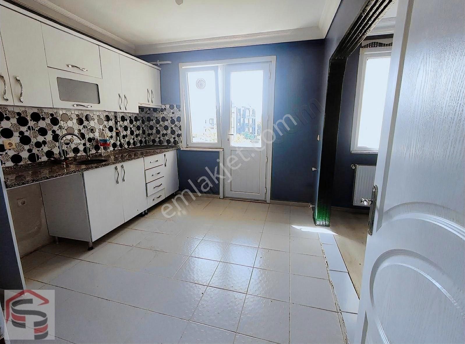 Kiralik İki Aileya Uygun Dubleks Daire 5+1 240 Mtr İki Banyolu