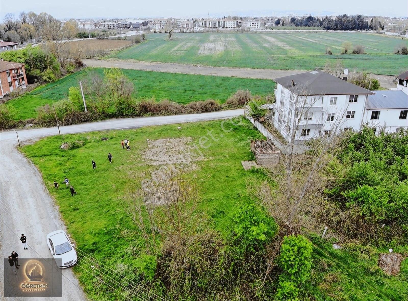 Öğretmenden Ağa Mahallesinde İmarlı 1,098 M2 Arsa
